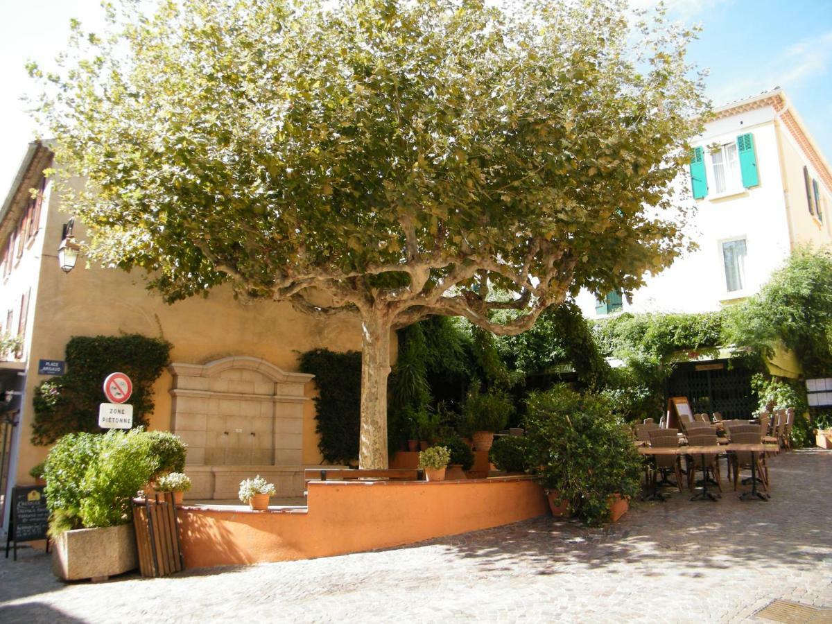 Apartament Les 12 Sables Le Lavandou Zewnętrze zdjęcie