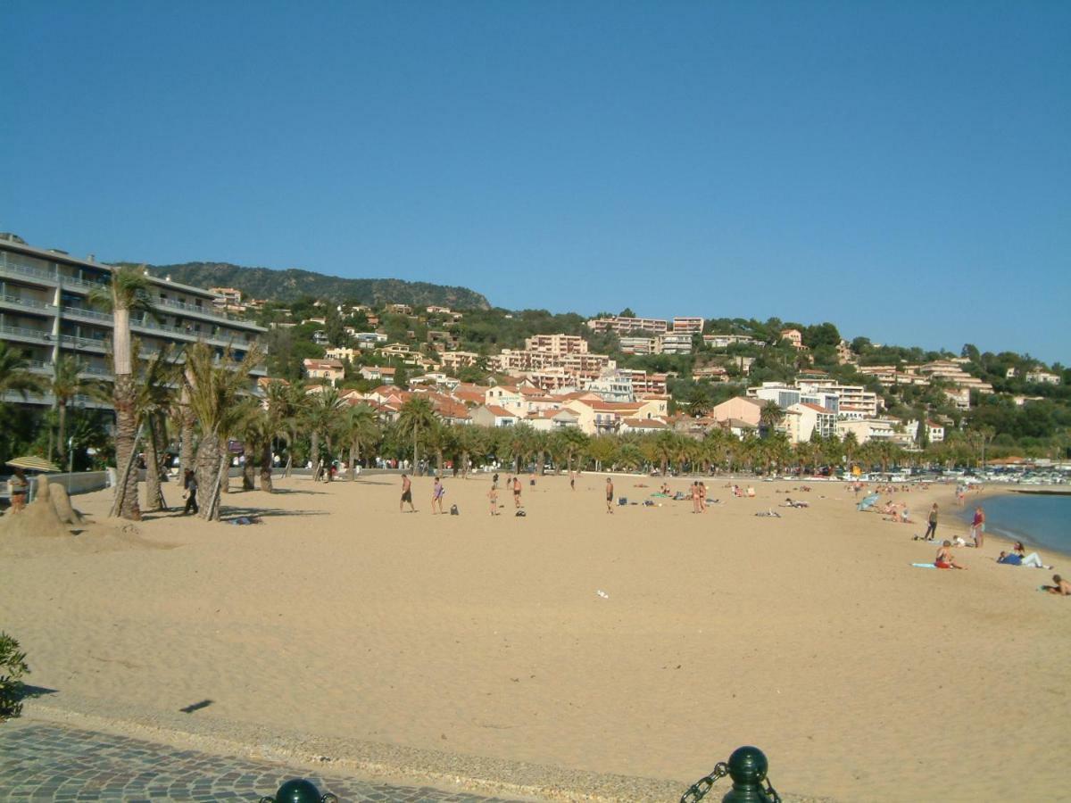 Apartament Les 12 Sables Le Lavandou Zewnętrze zdjęcie